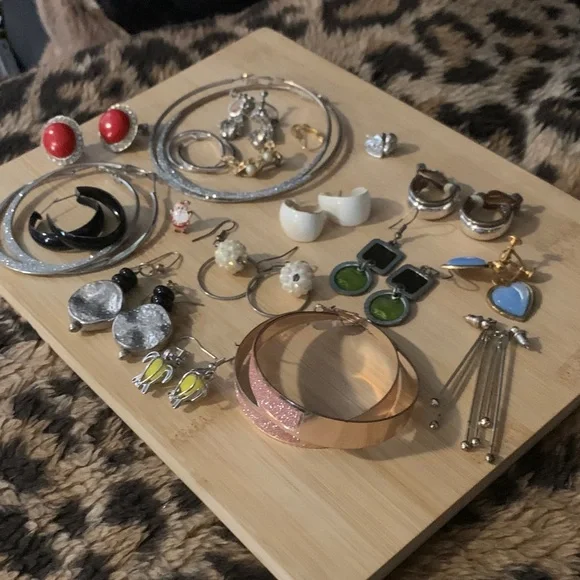 Assorted Earring Craft Lot - Picture 2 of 2